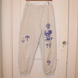 Aritzia TNA Cozy Mega Sweat Fleece Rare Mushroom Print